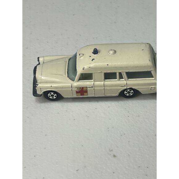 VTG 1968 Lesney Matchbox 1-75 Series - No. 3c - Mercedes-Benz "Binz" Ambulance - Picture 3 of 6